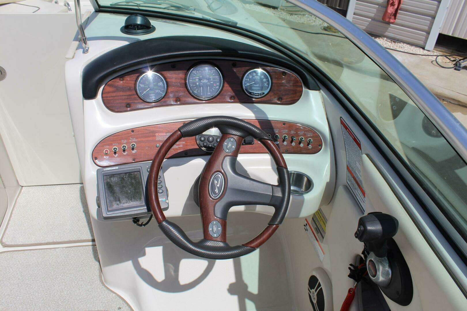 2008 Sea Ray 240 Sundeck - Image 5