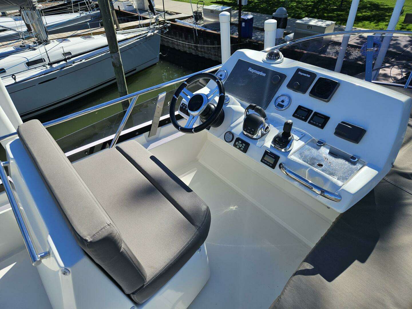 2018 Prestige 460 Fly - Image 26