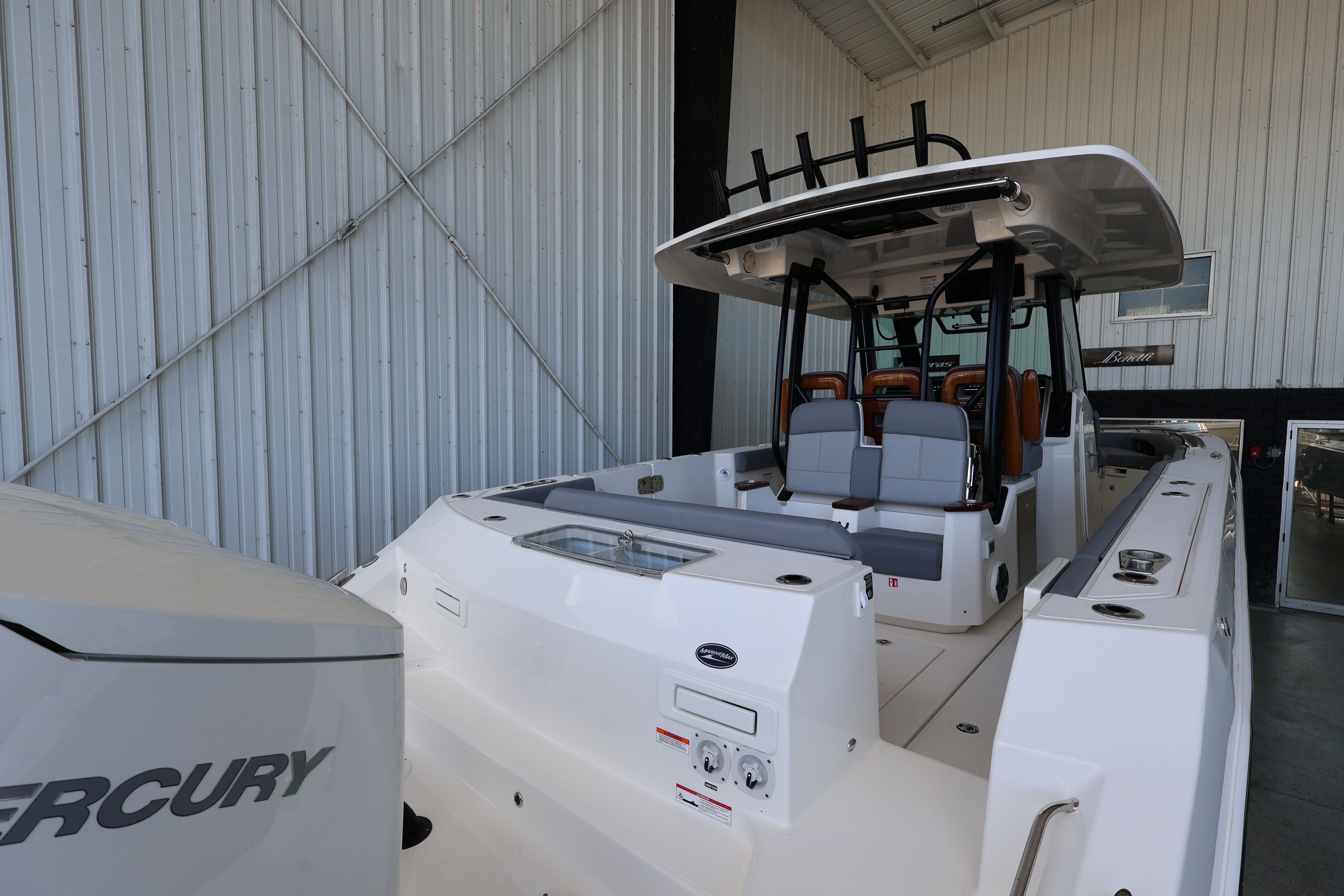 2026 Boston Whaler 360 Outrage - 8