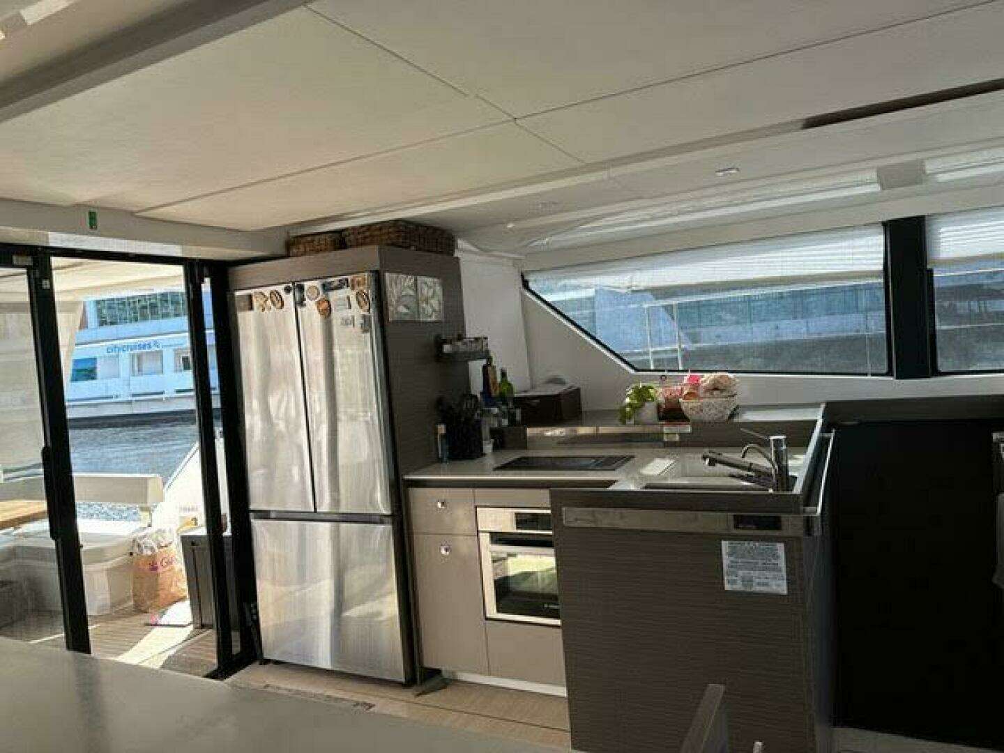 2023 Leopard 46 PC - Image 6