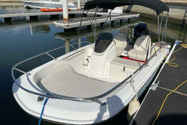 2021 Boston Whaler