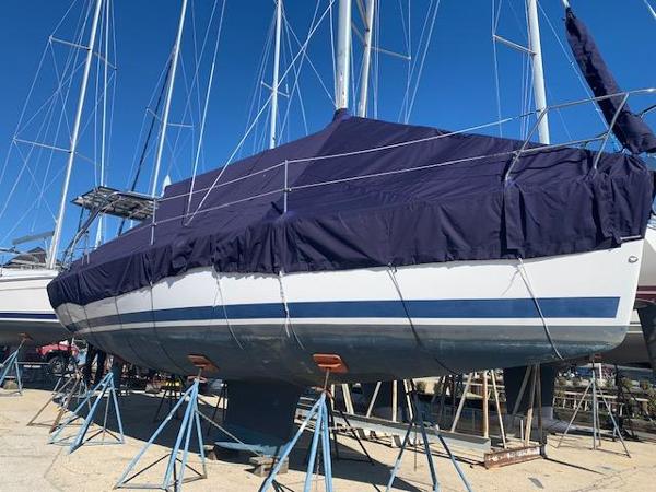 2005 Hunter 33 - 5