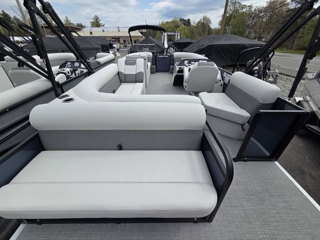 2026 Crest Conquest SE 220 Cruise Tri-Toon W/150Hp And Traile - 16