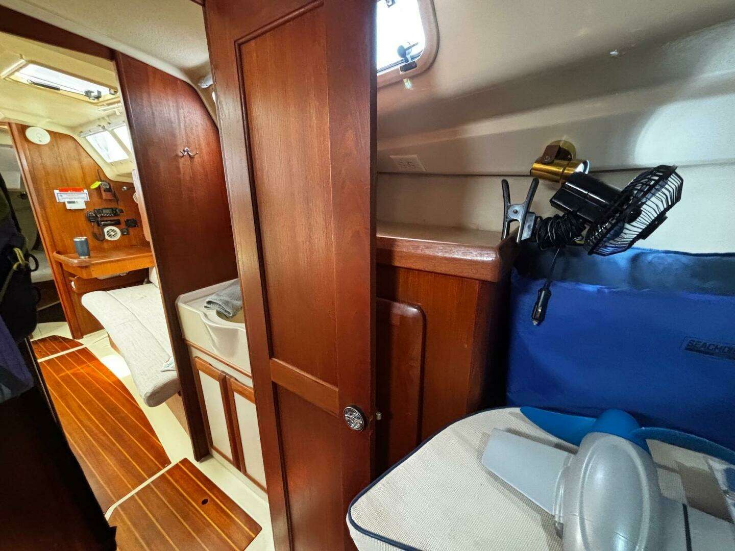1993 Hunter 33.5 - Image 28