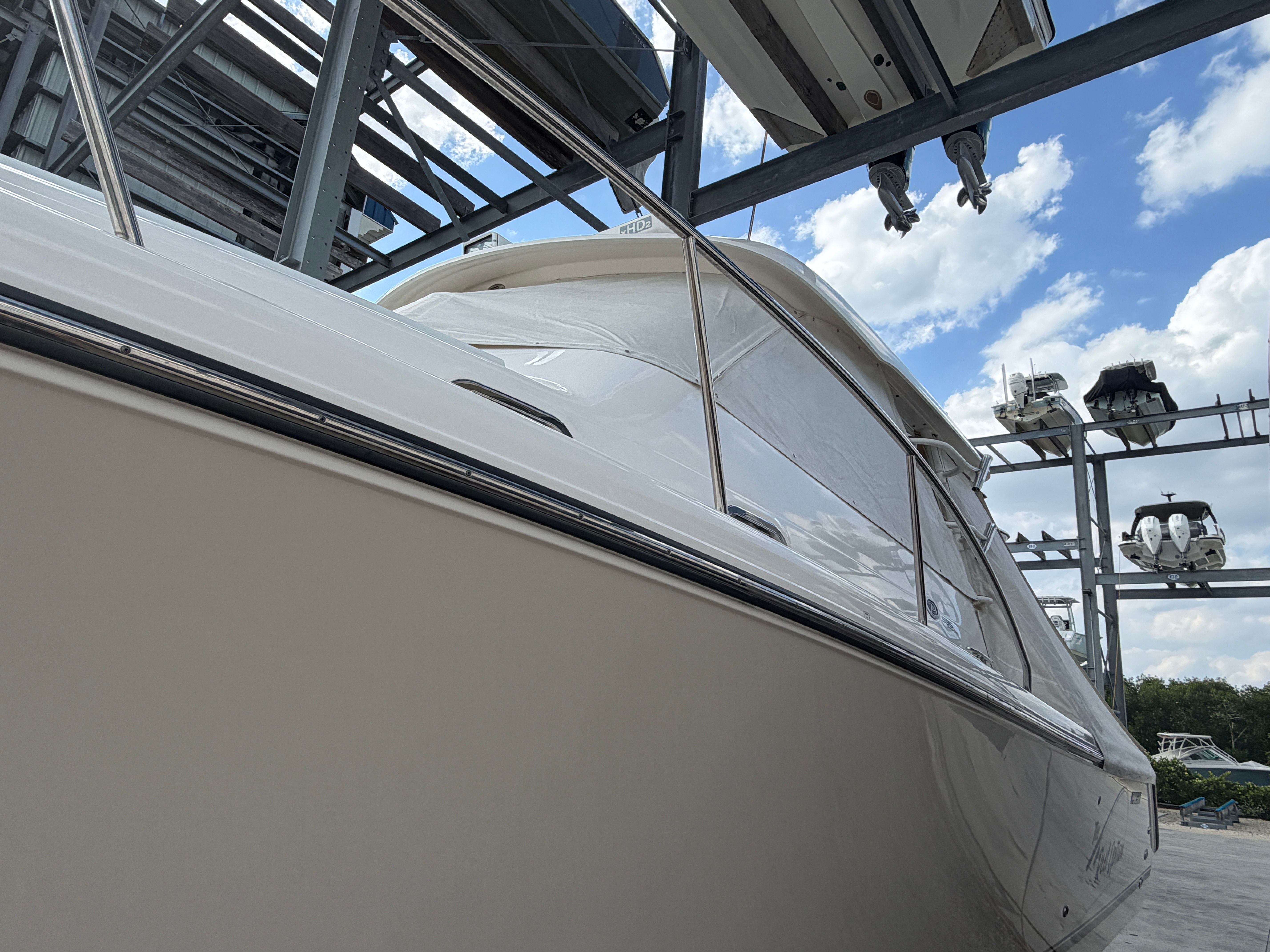 2017 Pursuit OS 385 Offshore - 53