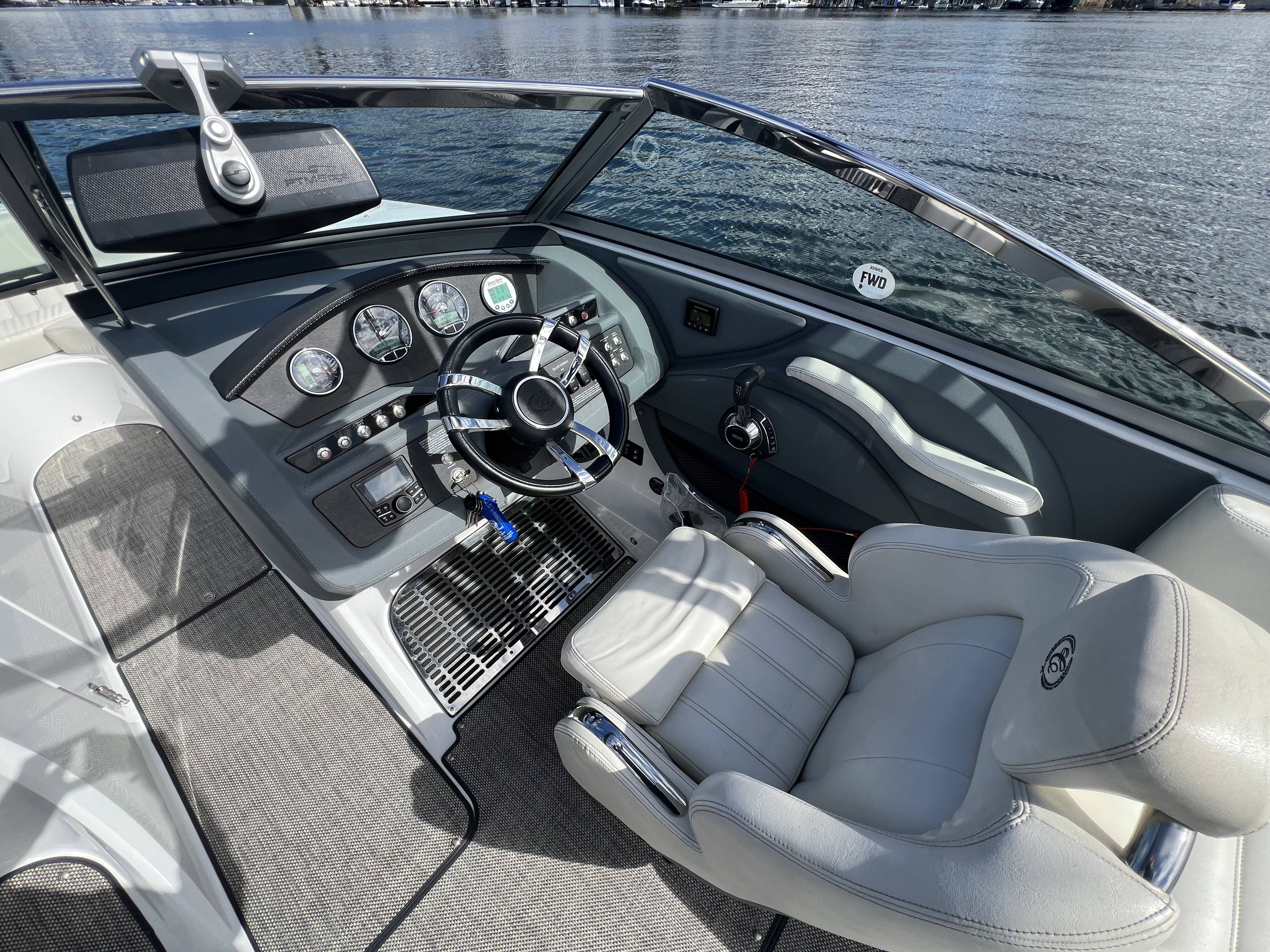 2016 Cobalt R3 WSS Surf - 11