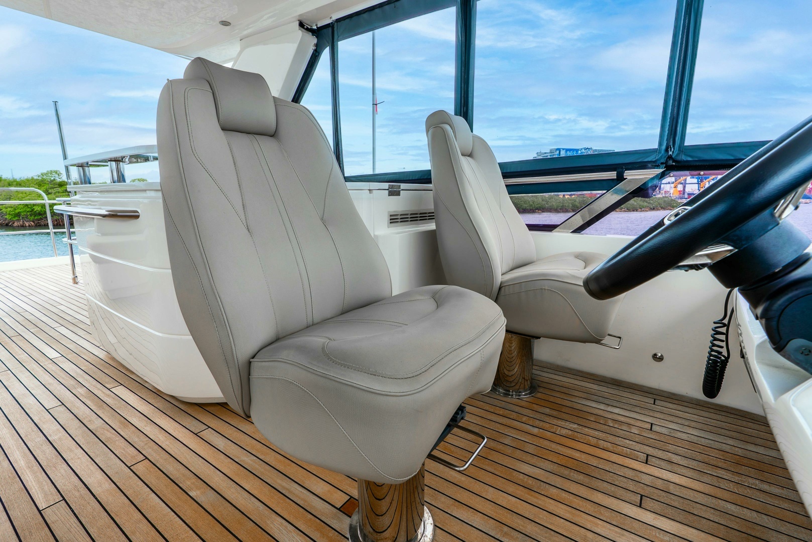 2018 Princess Yachts — - Image 24