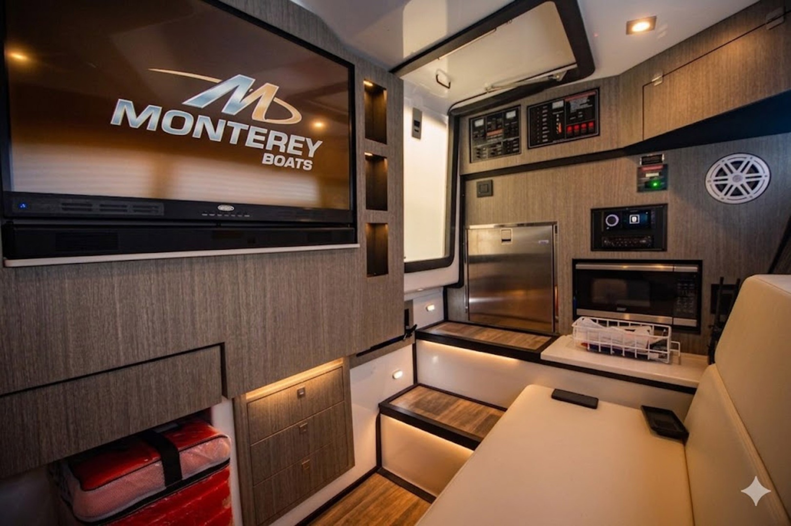 2022 Monterey 385 SS - Image 19