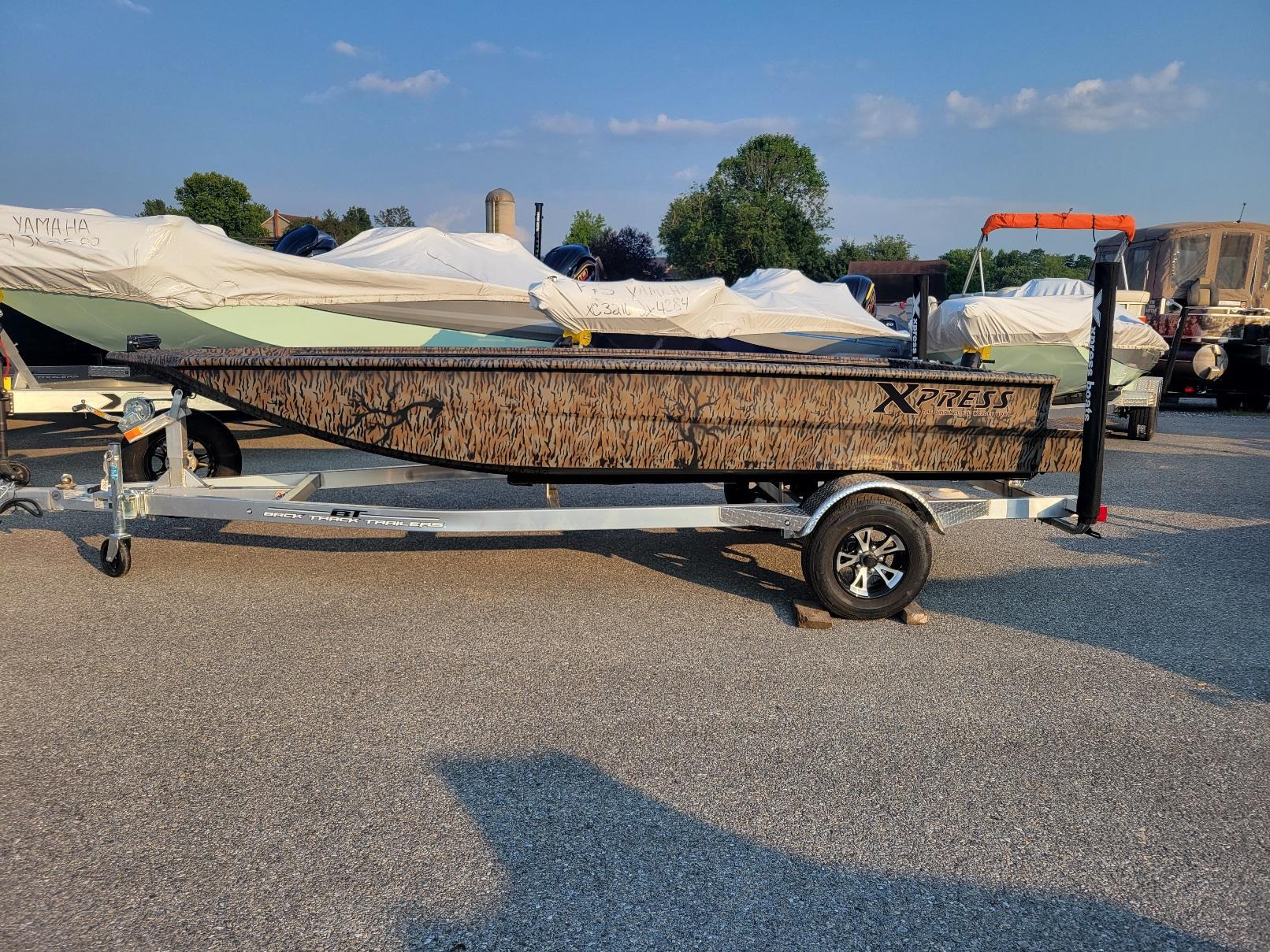 2025 Xpress XTS16. 16' Duck hunting boat w/ Yamaha 25 hp (In stock!)