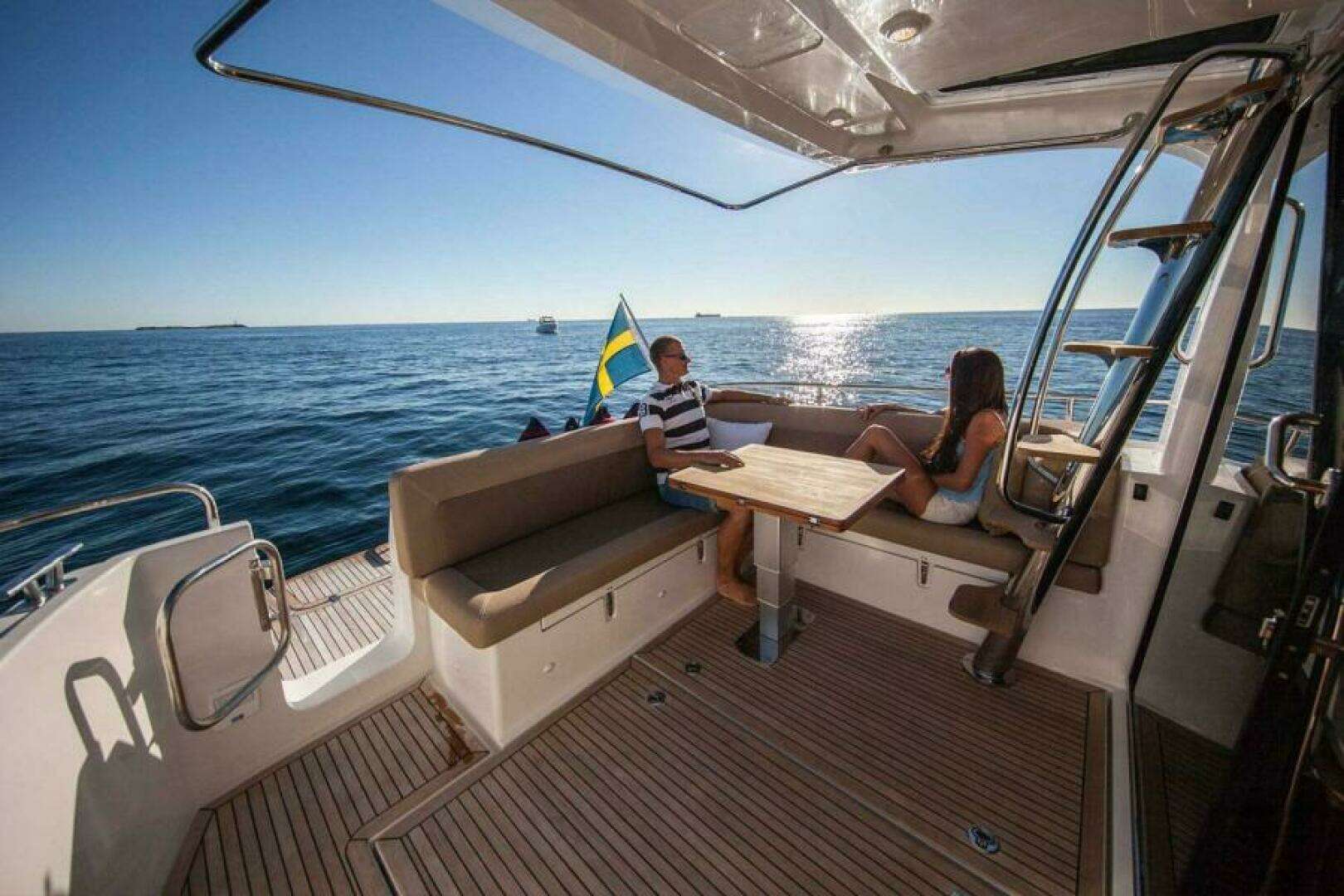 2025 Nimbus 405 Flybridge - Image 5