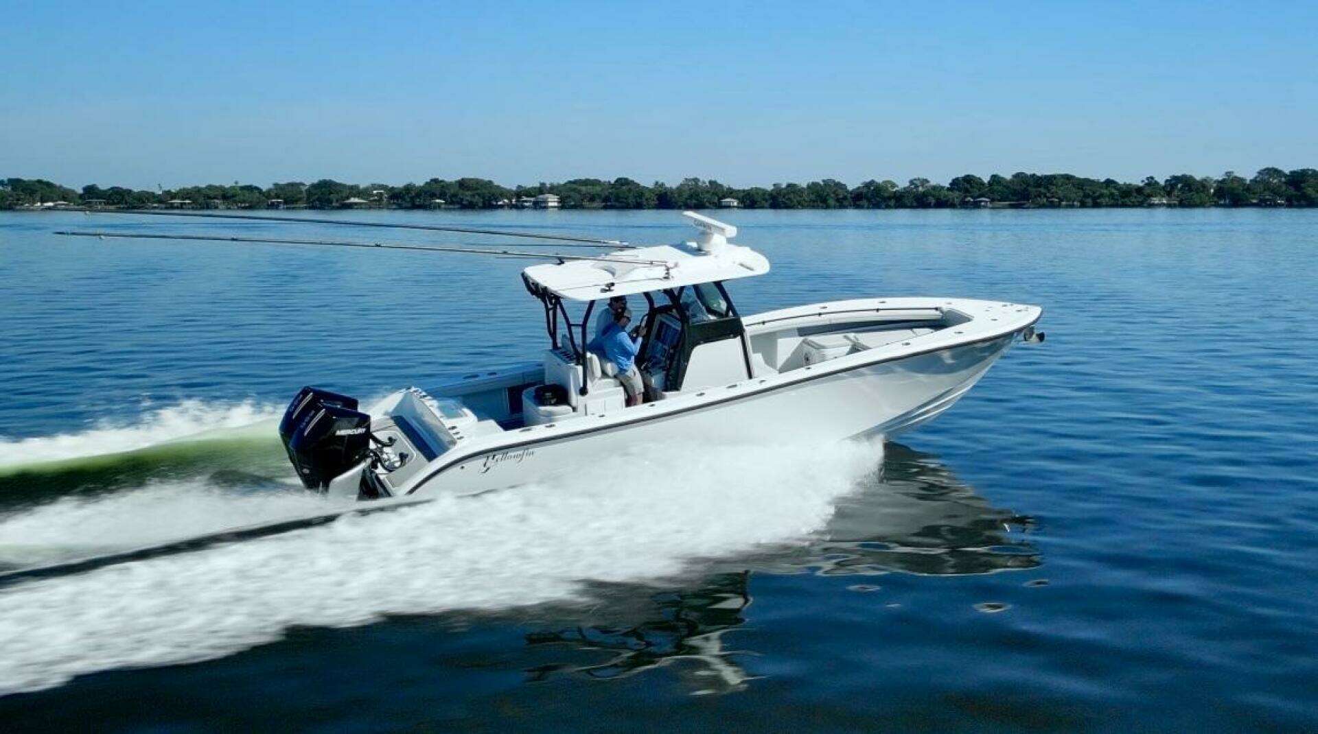2023 Yellowfin 32 Offshore - Image 2