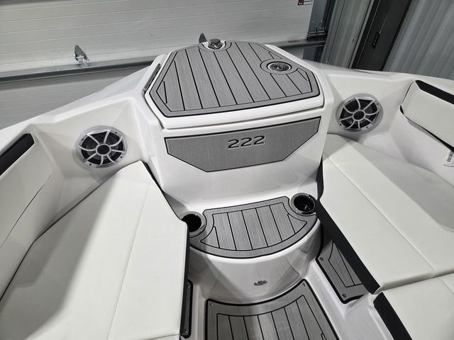 2026 Yamaha Boats 222S - 28