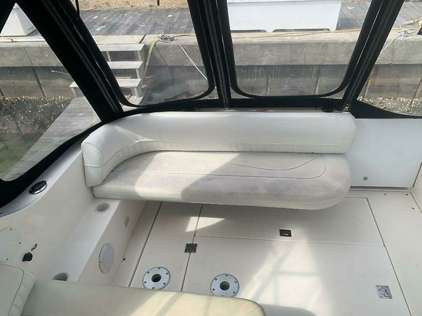 2003 Cruisers Yachts 3372 Express - Image 17