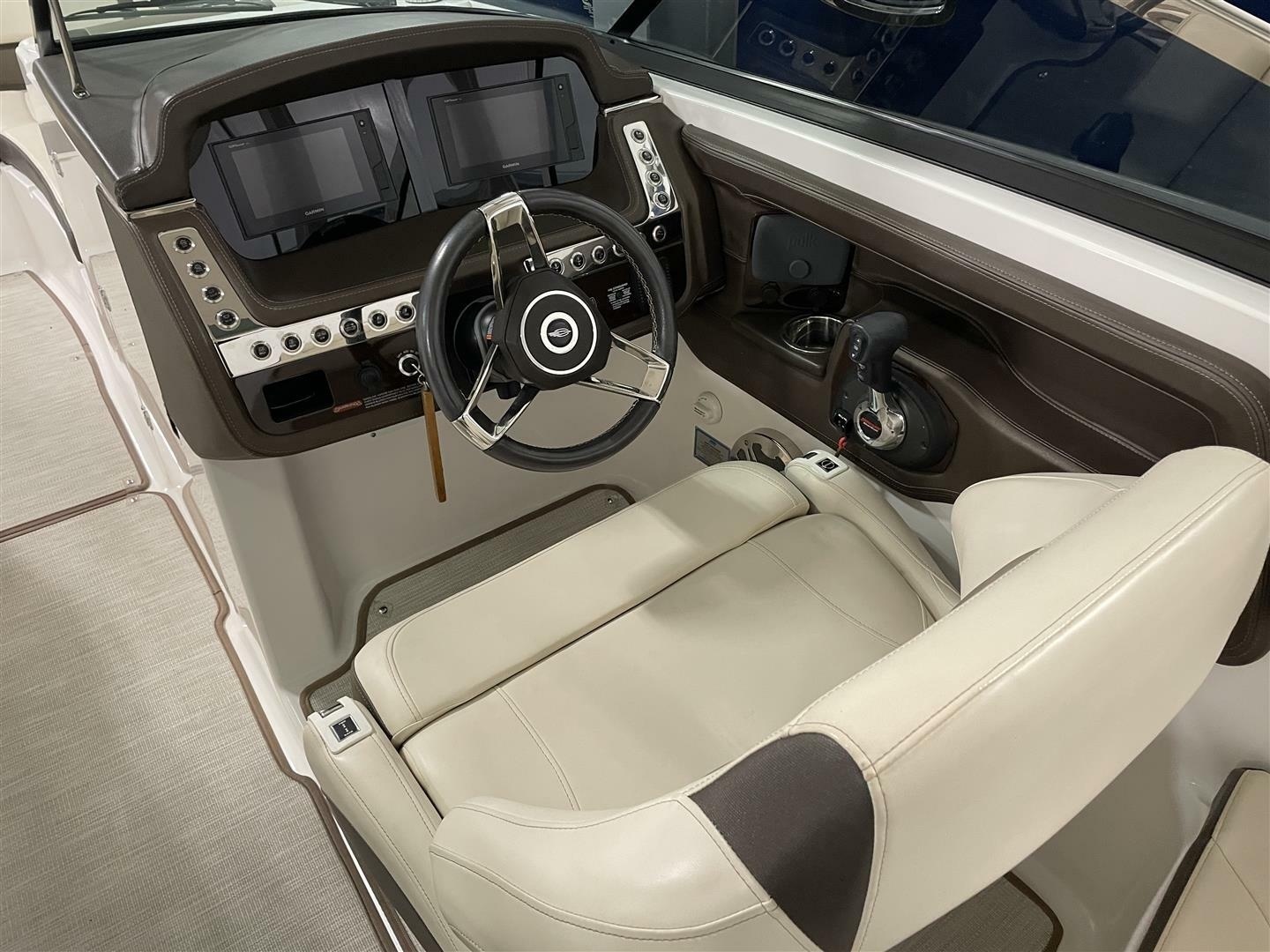 2019 Chaparral 297 SSX - Image 12
