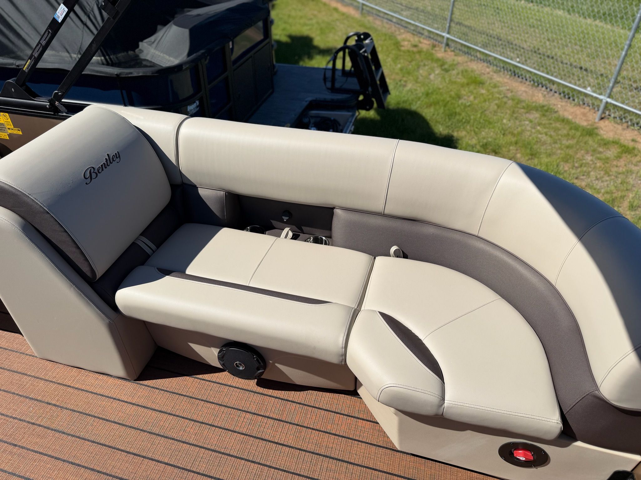 2026 Bentley Pontoons Legacy 240 Navigator - 5
