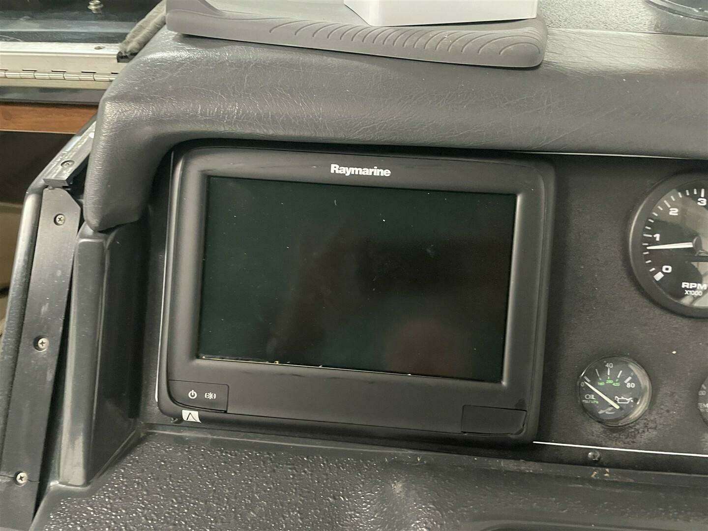 1993 Sea Ray 300 Weekender - Image 13