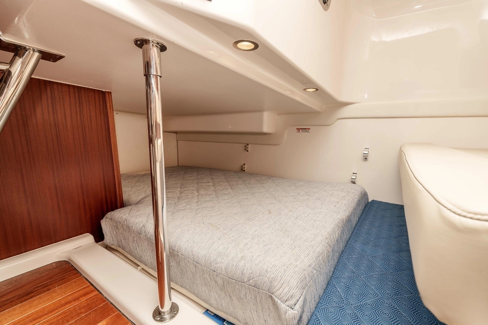 2018 Pursuit 385 Offshore - Image 11