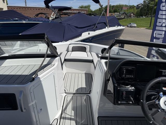 2026 Yamaha Boats 195S - 27