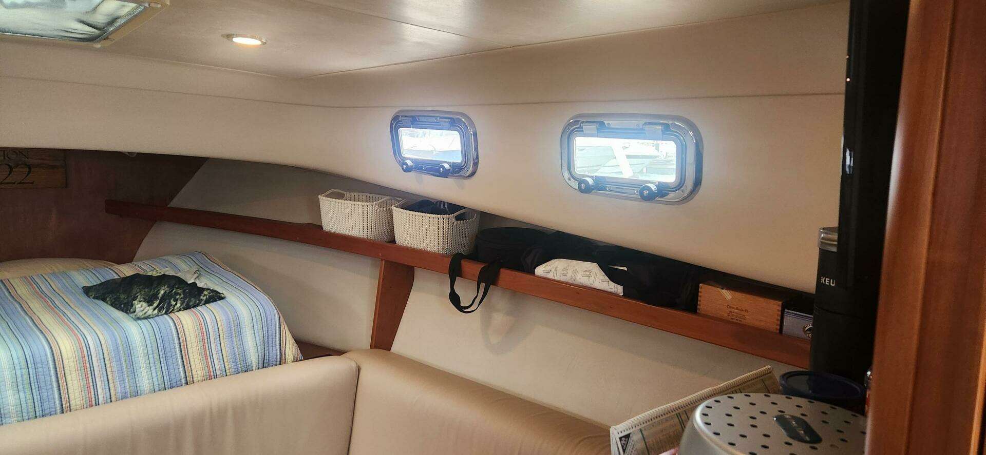 2003 Mainship Pilot 30 - Image 13