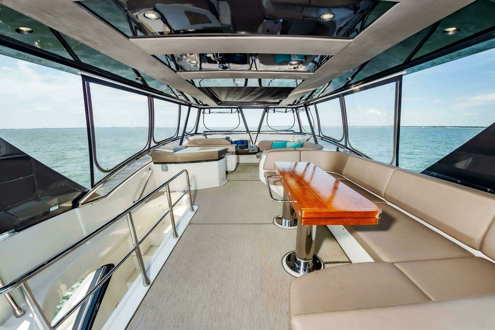 2013 Marquis 63 Sport Yacht - Image 18