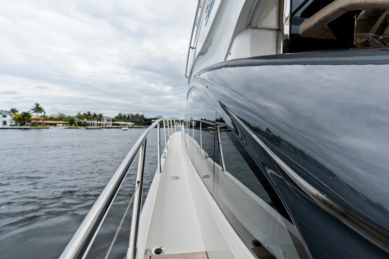 2020 Princess S62 Sportbridge - Image 16