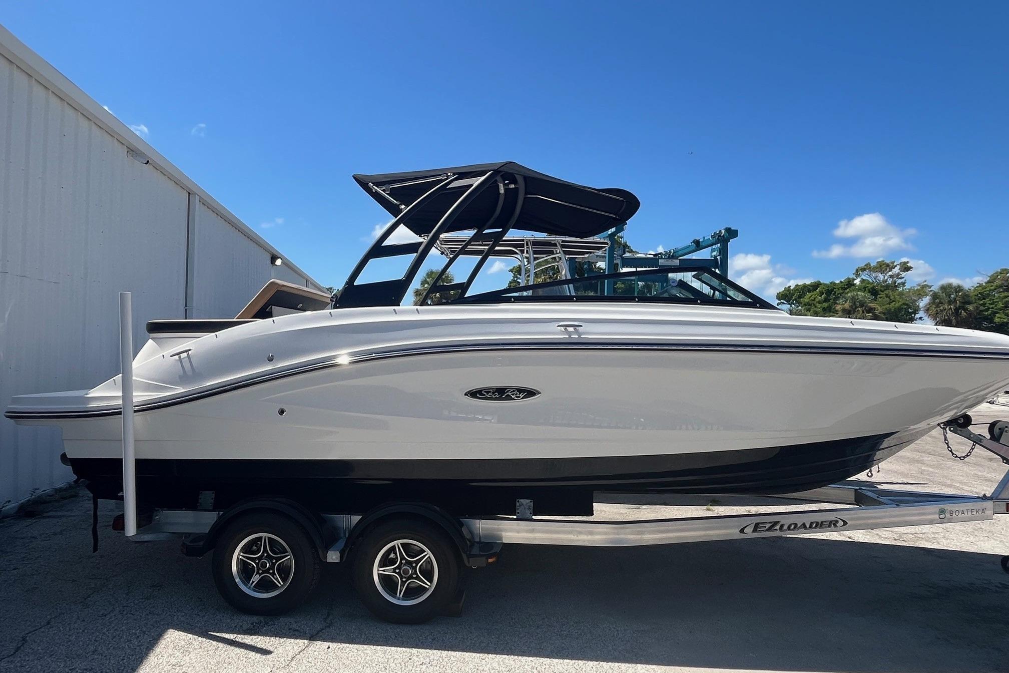 2024 Sea Ray SPX 230