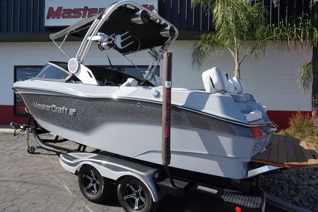 2023 MasterCraft XT22 T - 3