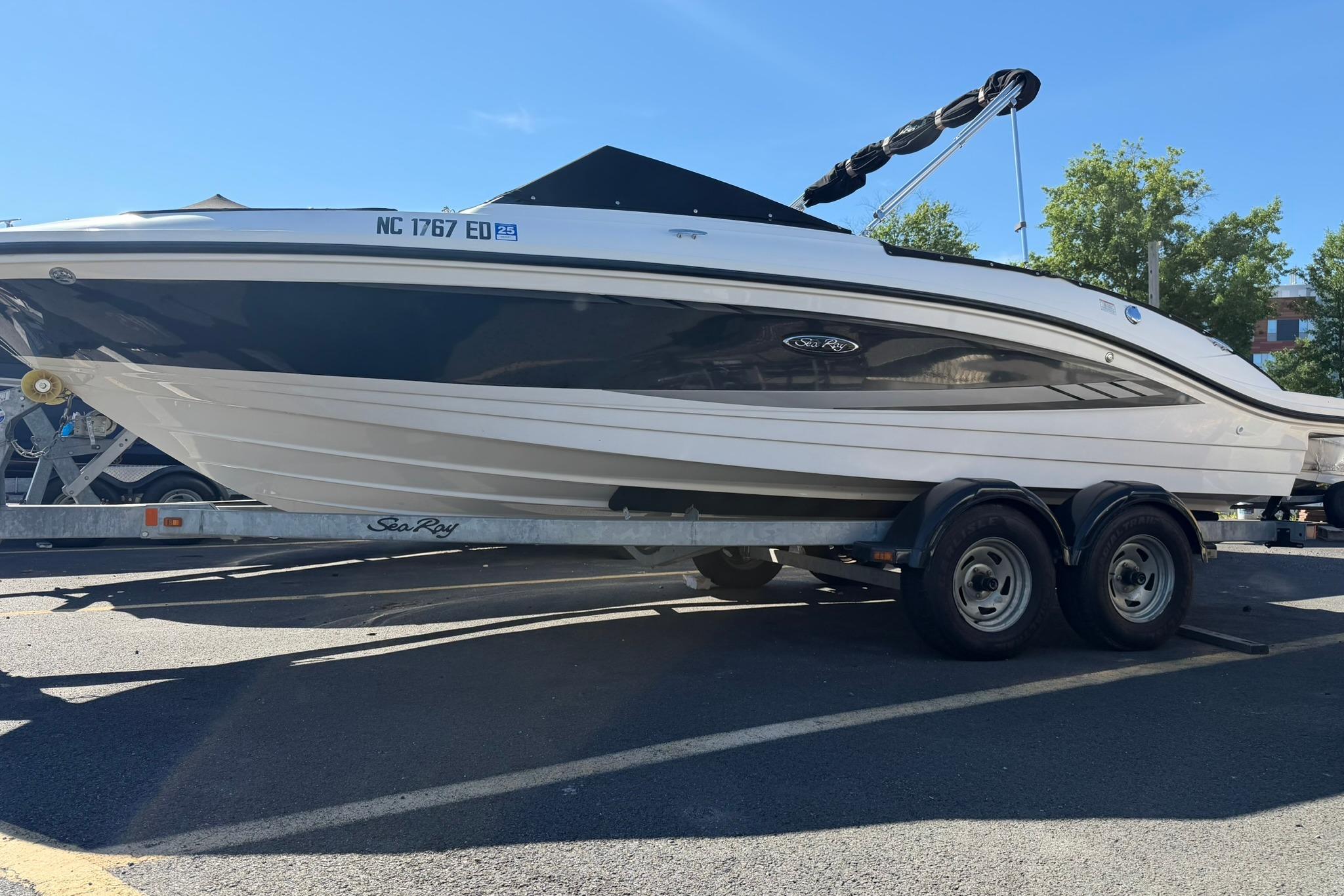 2016 Sea Ray SPX 210