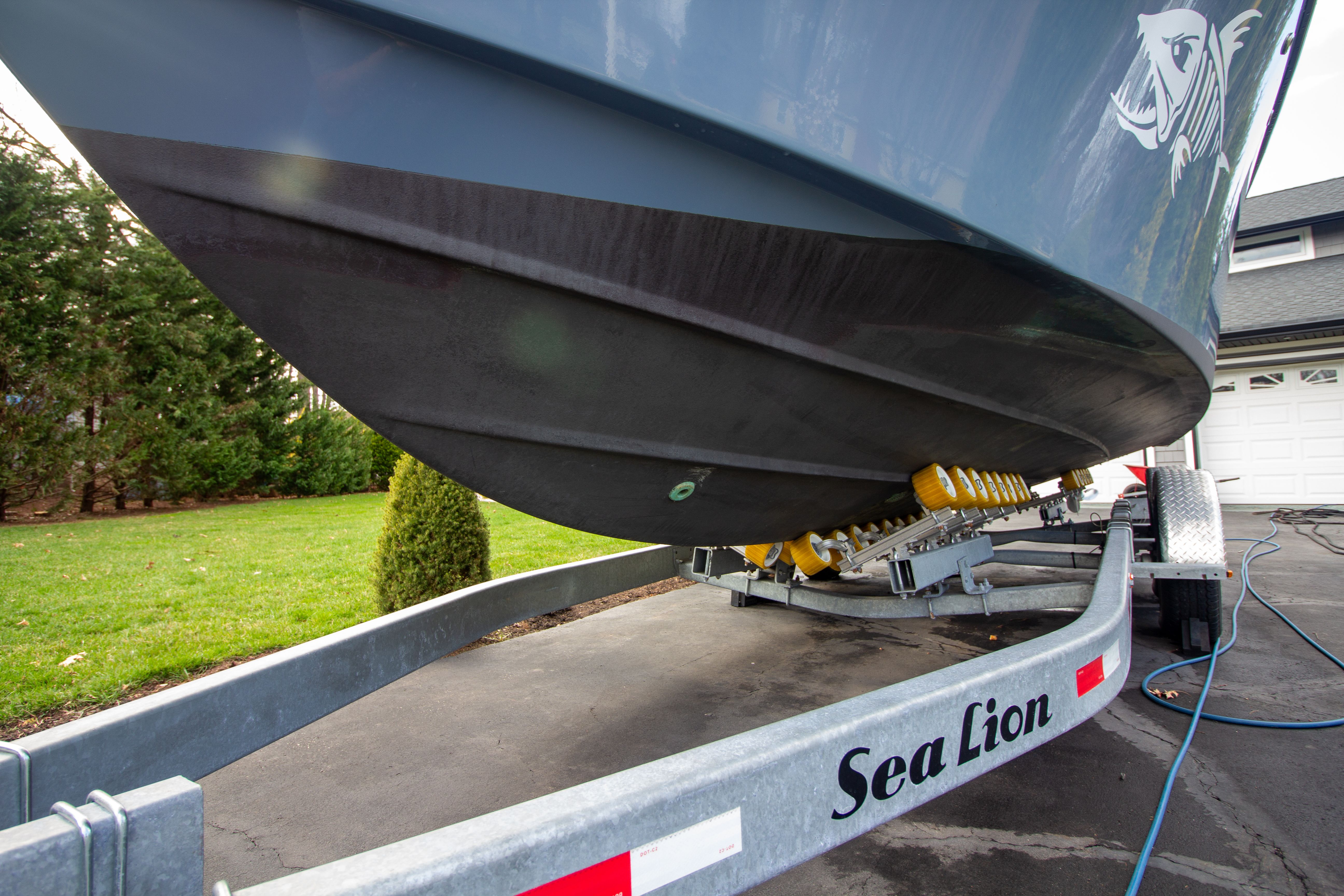 Parker 2520 XLD Sport Cabin 2022 on trailer outdoors.