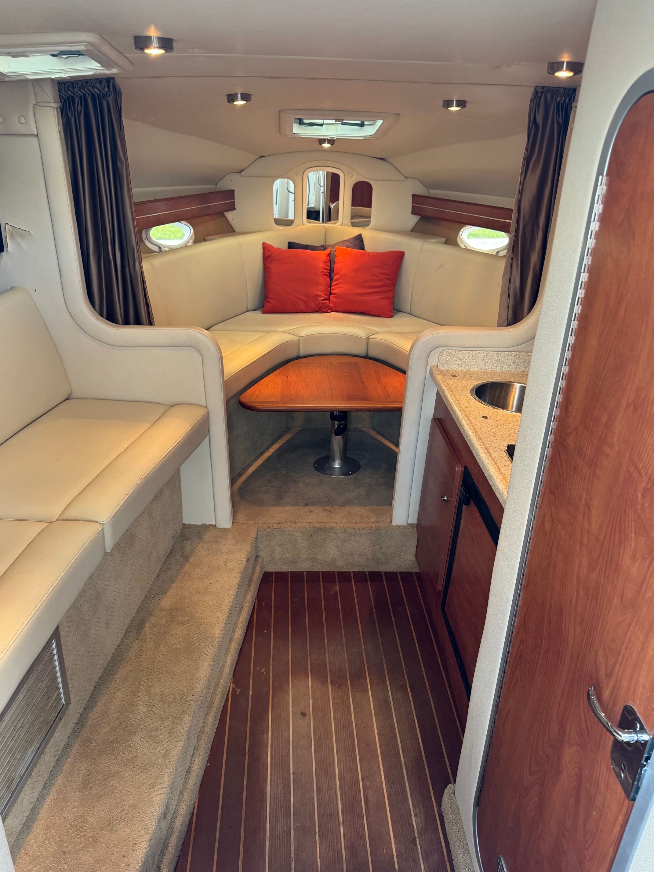 2007 Rinker 300 Express Cruiser - 10