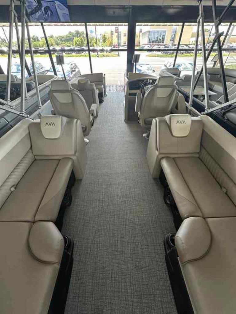 2026 Avalon LSZ Quad Lounger 23 FT - 13