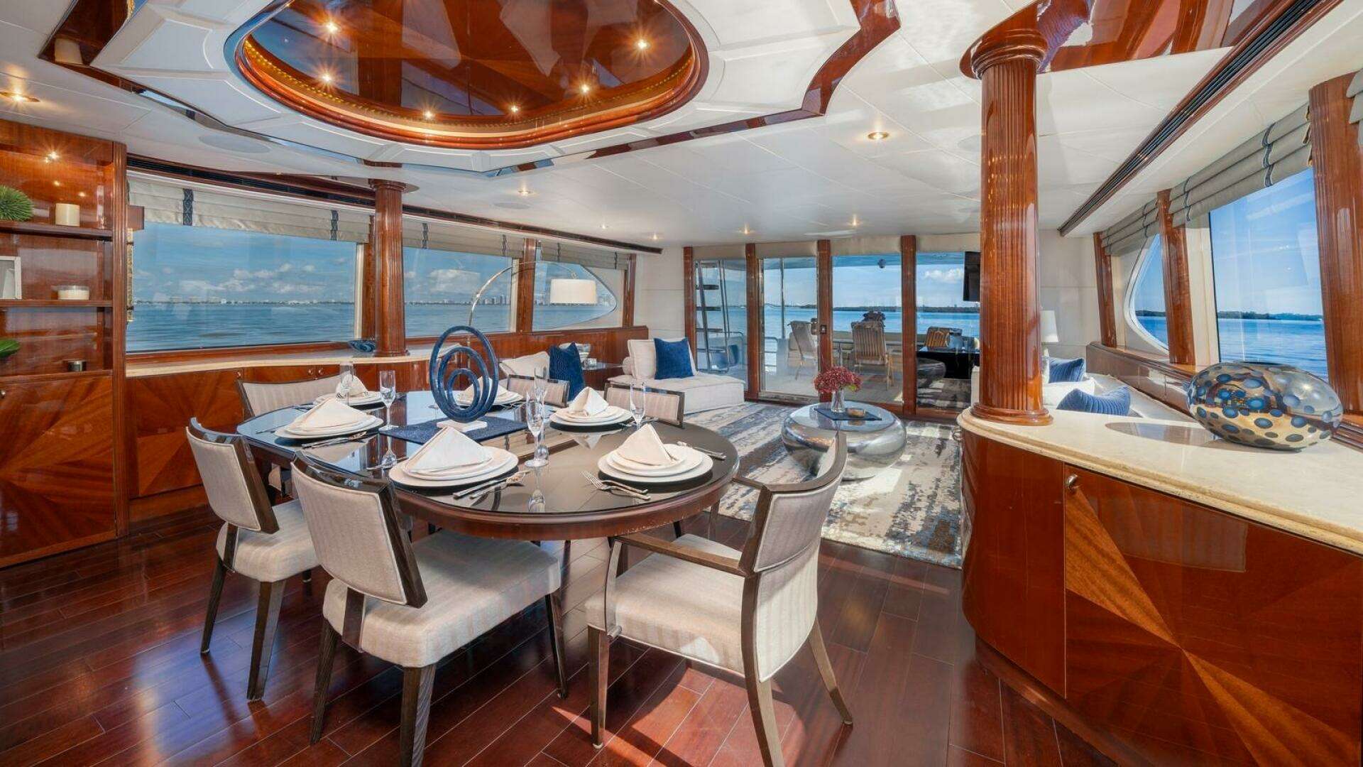 2002 Lazzara Yachts — - Image 6