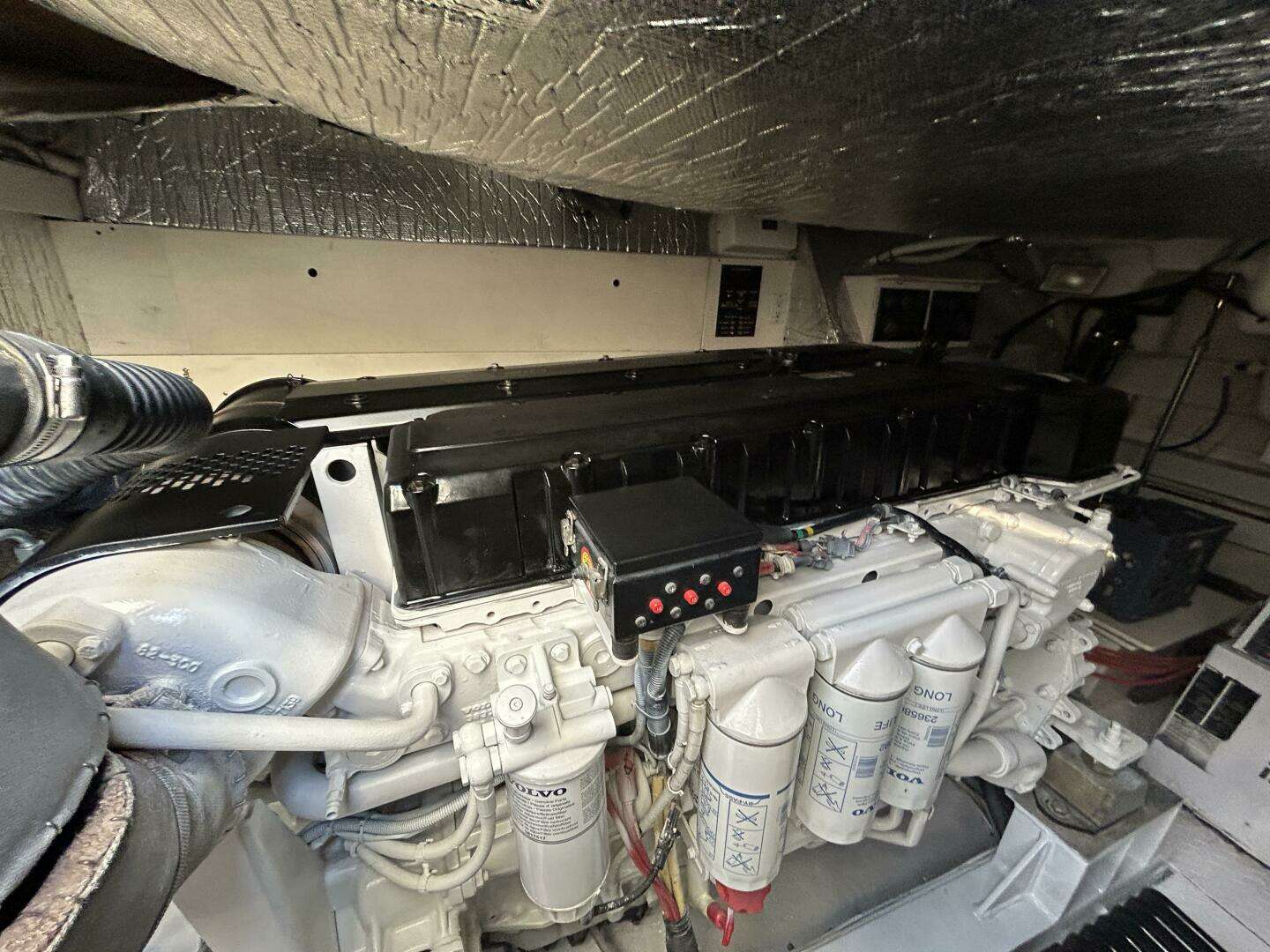 2003 Cruisers Yachts 540 Express - Image 26