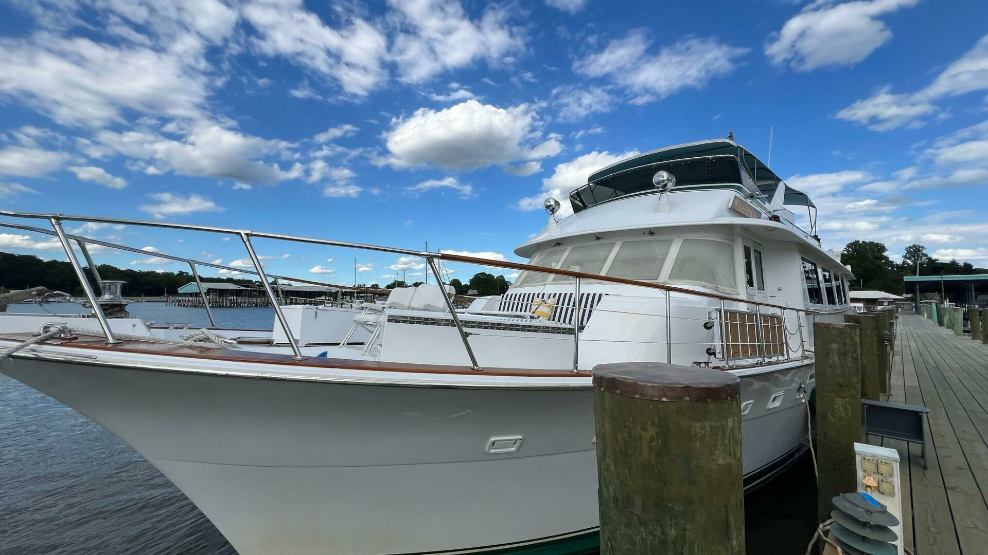 1987 Hatteras Motoryacht - Image 3