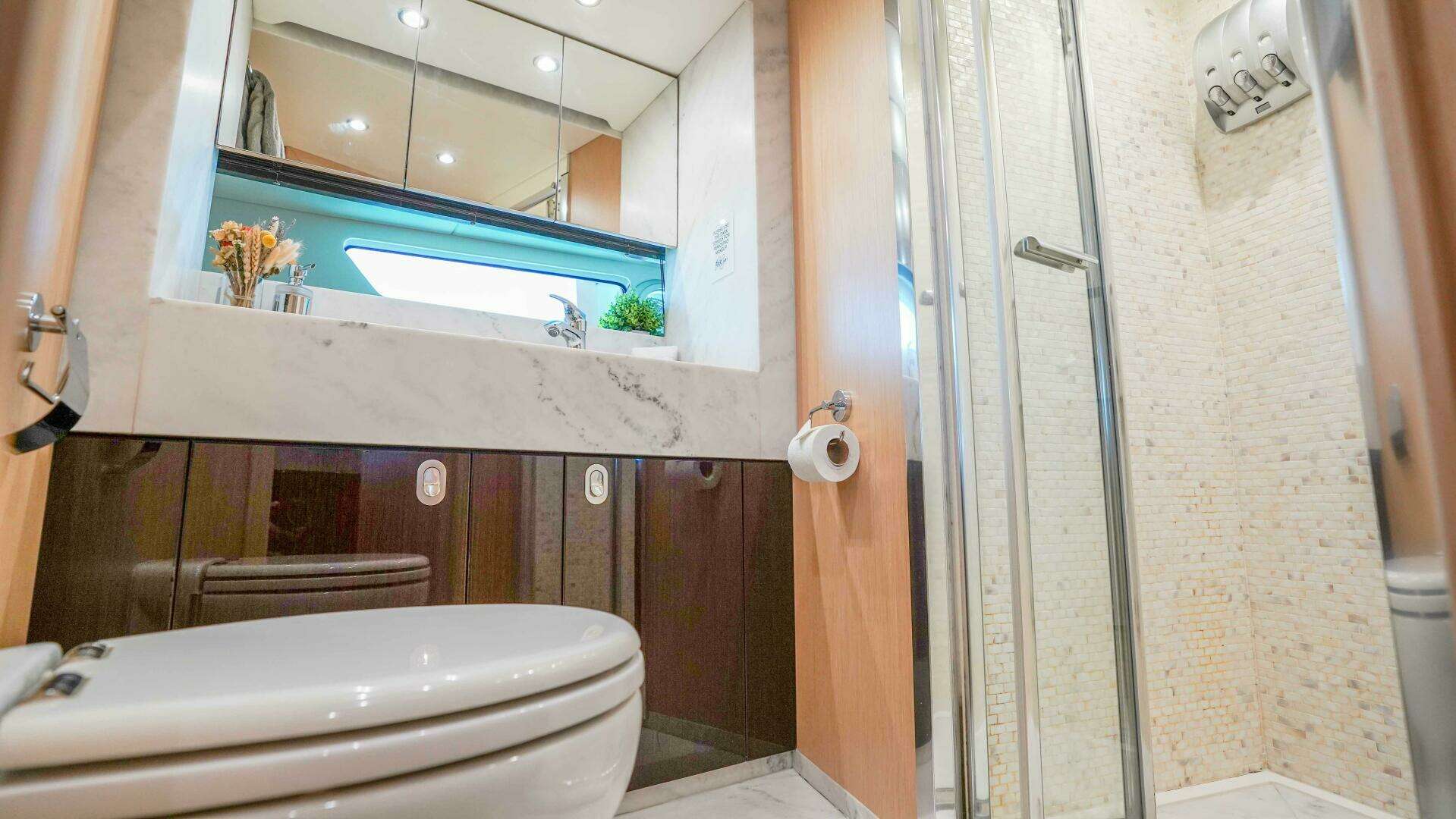 2016 Sunseeker 75 Yacht - Image 47