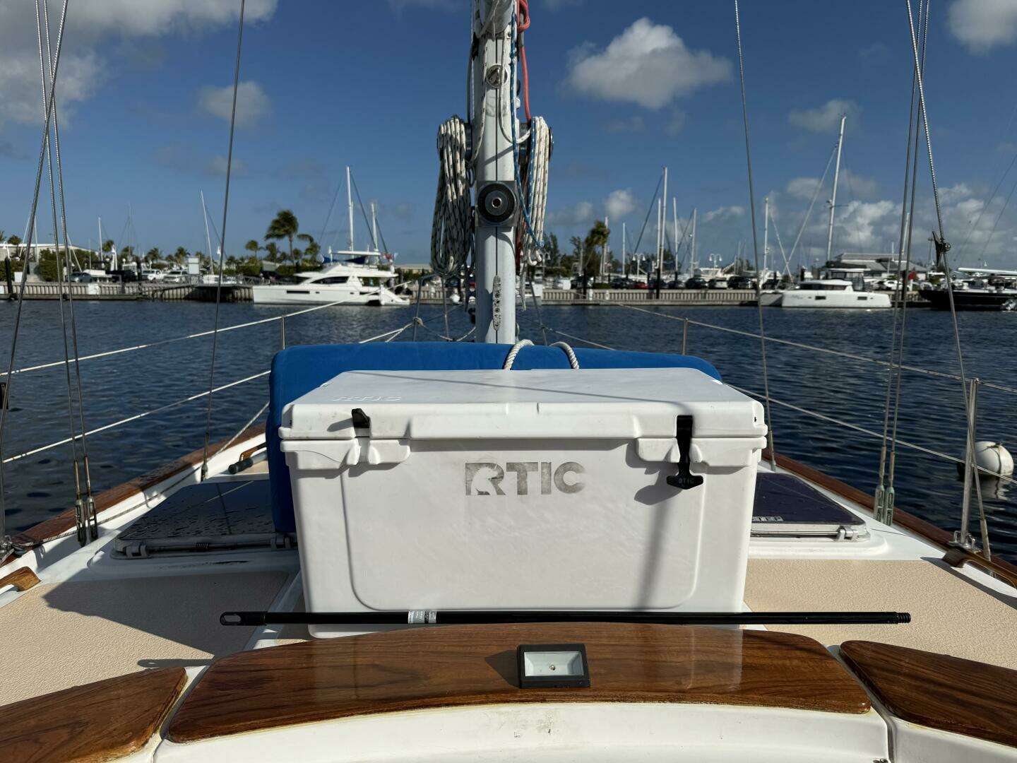 1985 Endeavour 42 - Image 64