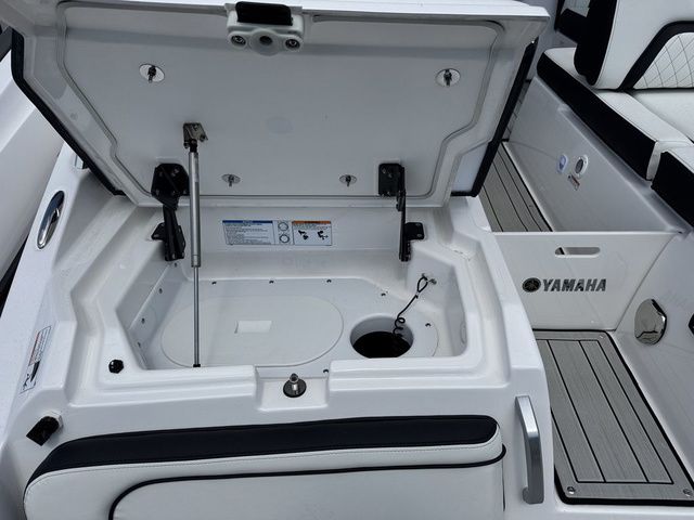 2026 Yamaha Boats 275SD - 5