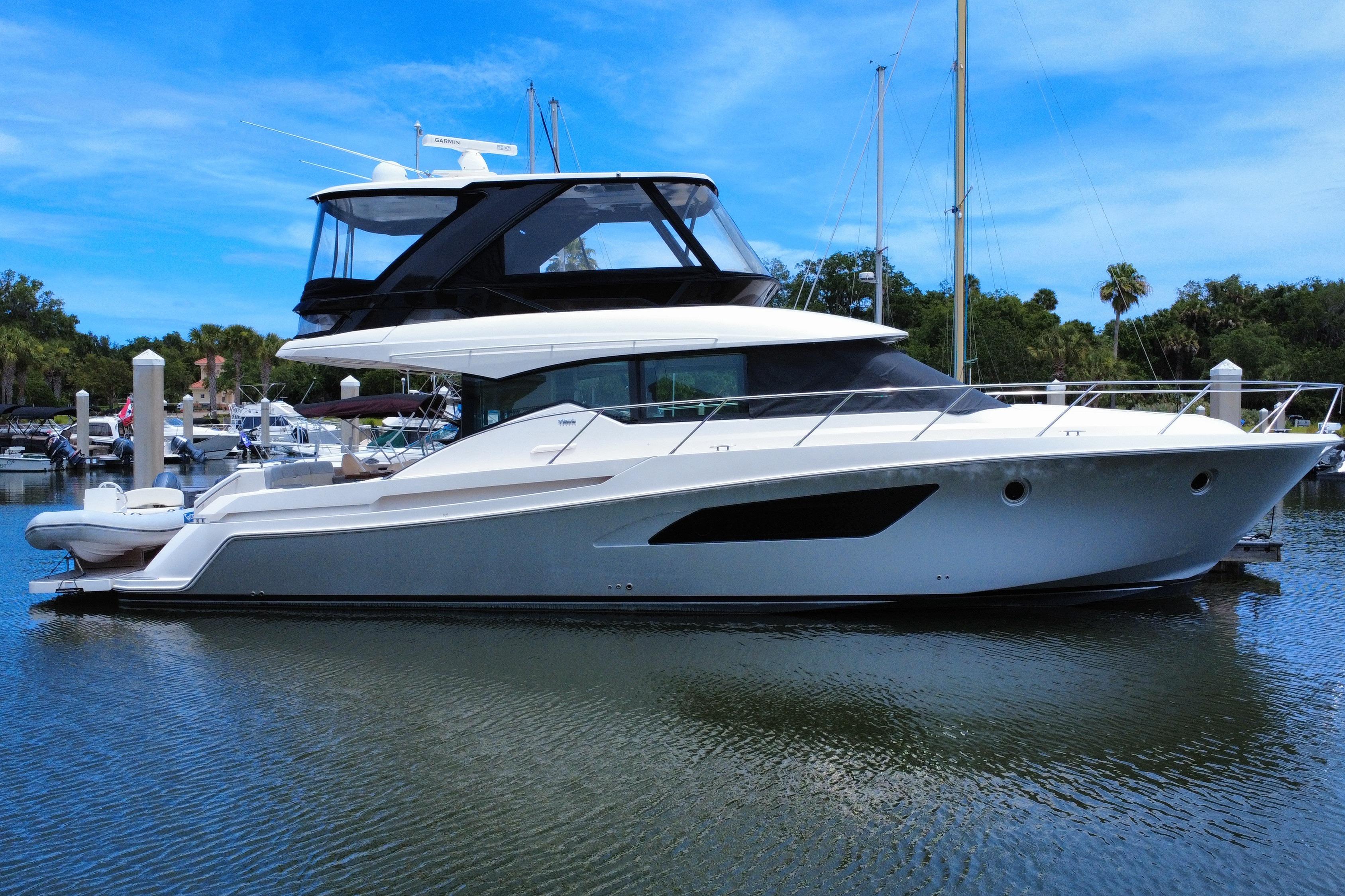 2017 Tiara Yachts F53 Flybridge