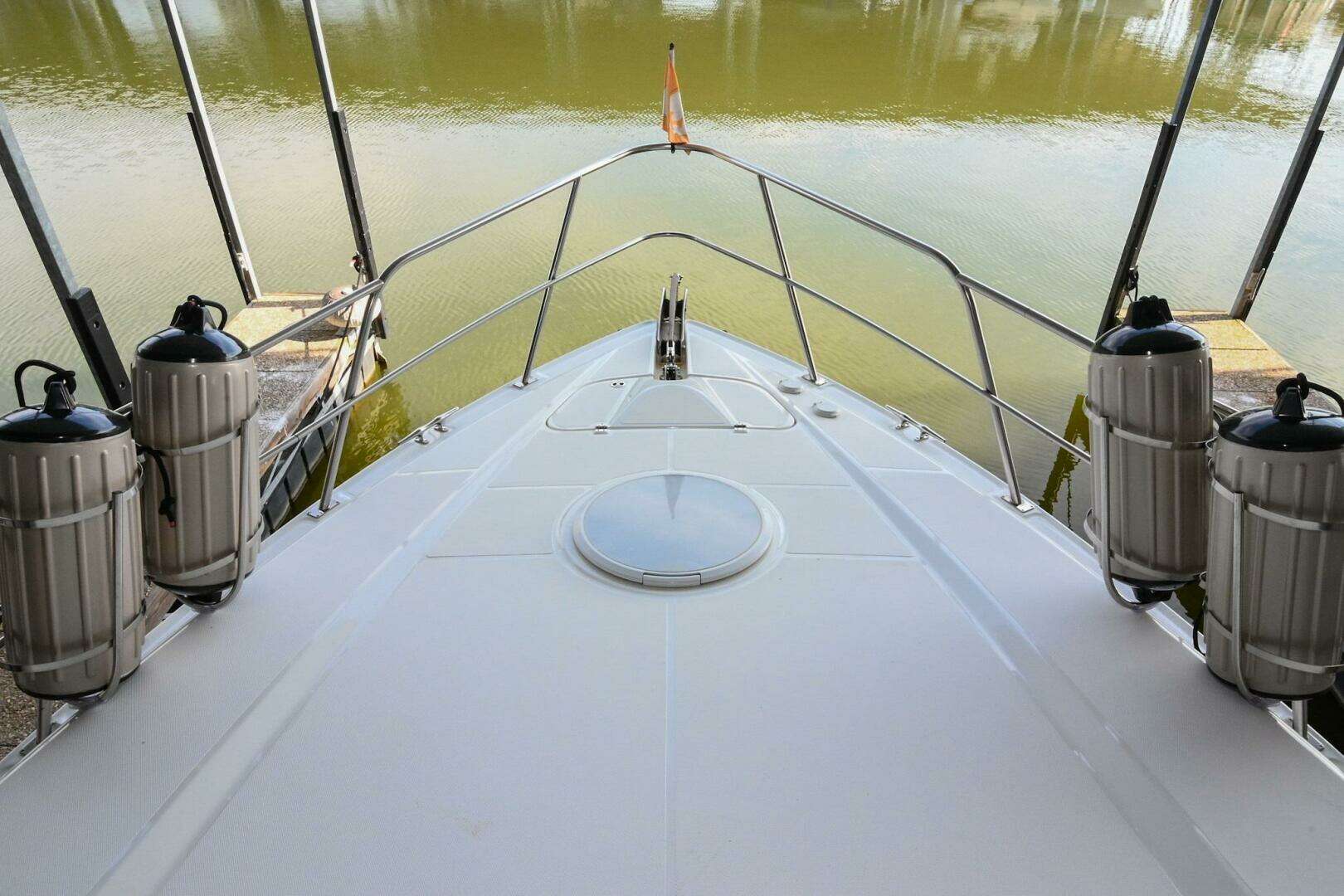 2002 Cruisers Yachts 5000 Sedan Sport - Image 118