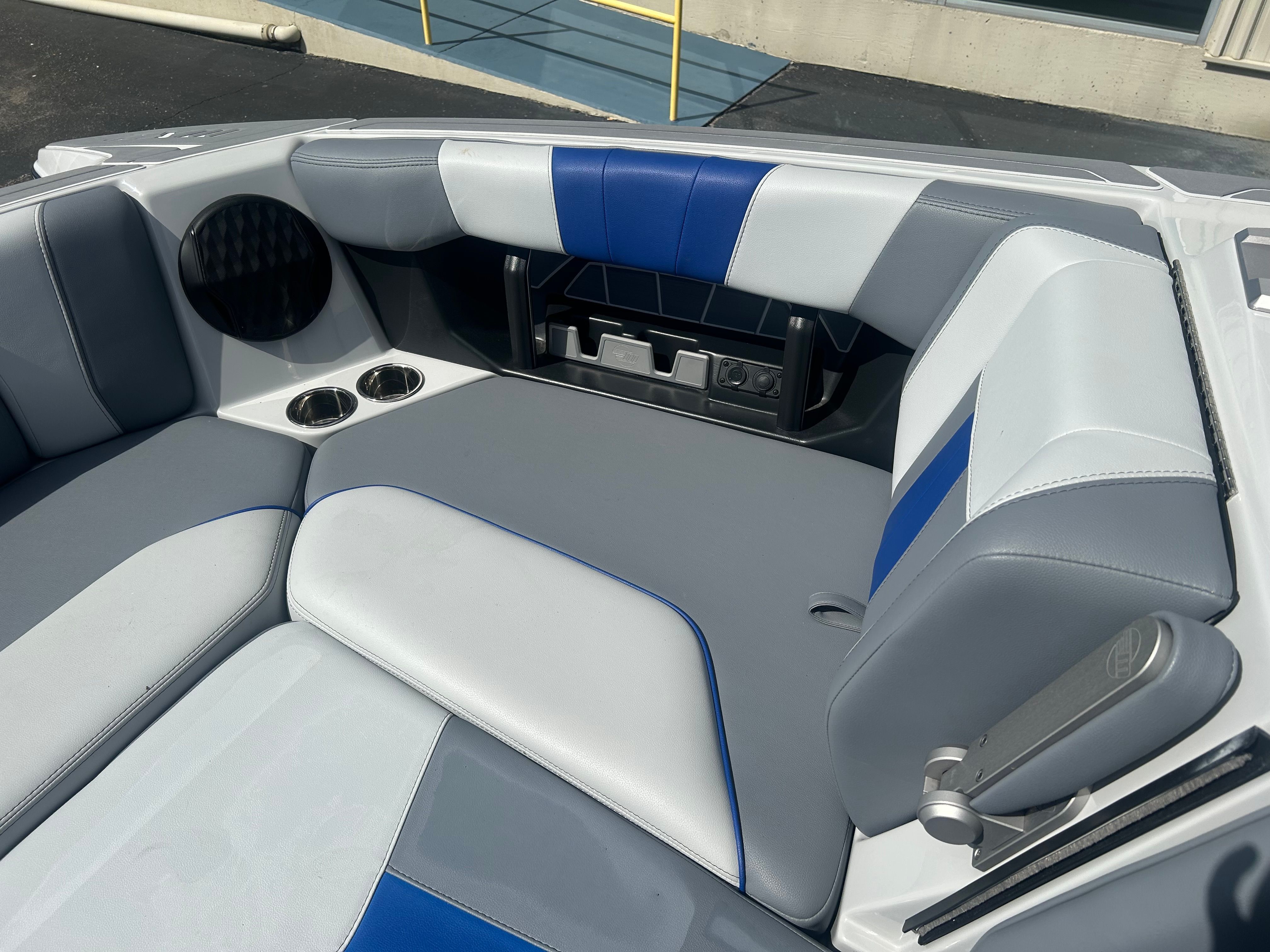2024 MALIBU 24 MXZ - Image 20