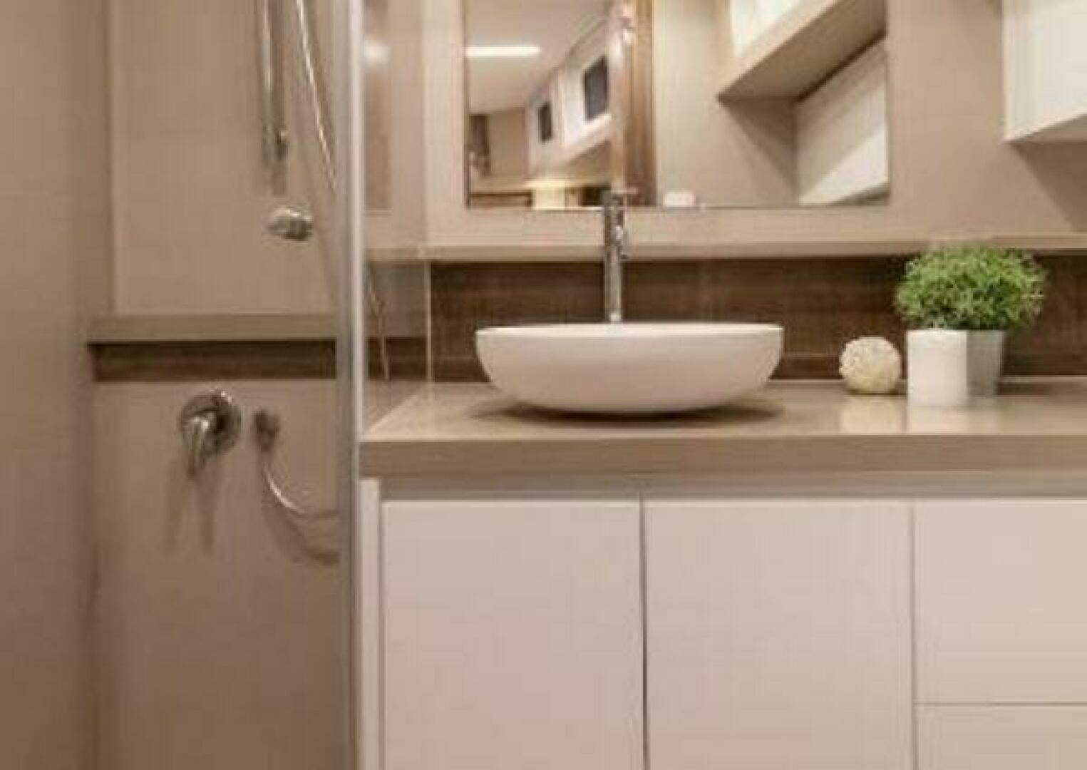 2027 Greenline 45 Fly - Image 24