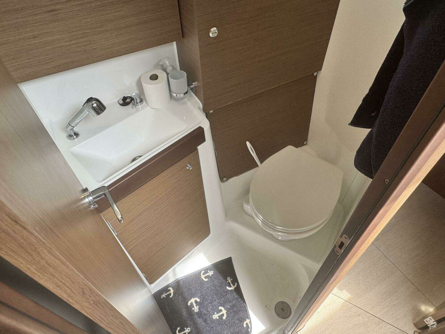 2023 Beneteau Oceanis 38.1 - Image 27