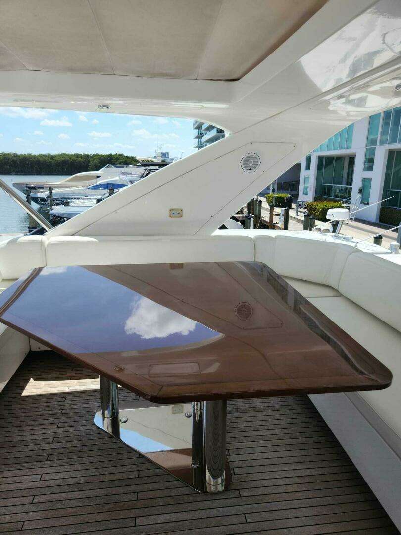 2014 Azimut Flybridge - Image 17