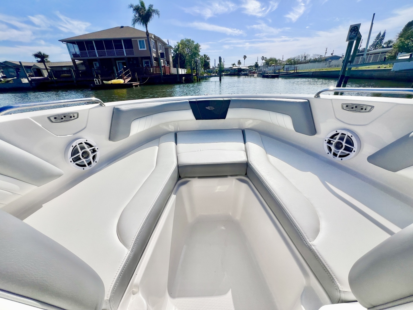 2023 Chaparral 21 SSi OB - Image 16