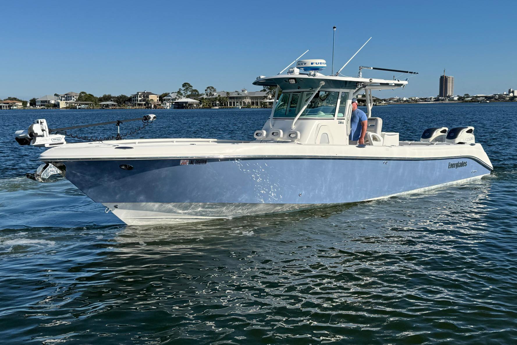 2008 Everglades 350 Center Console