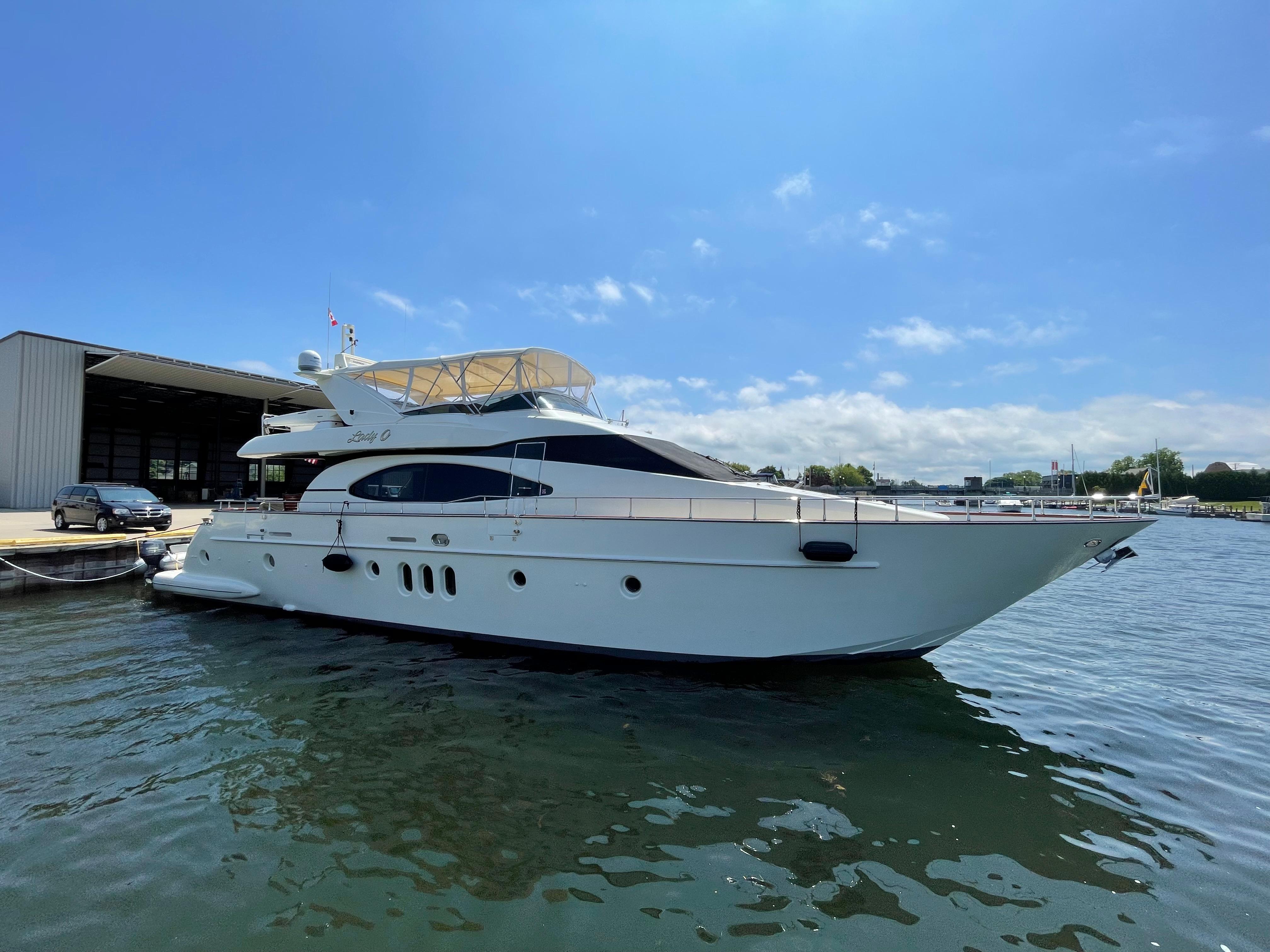 2004 Azimut 74