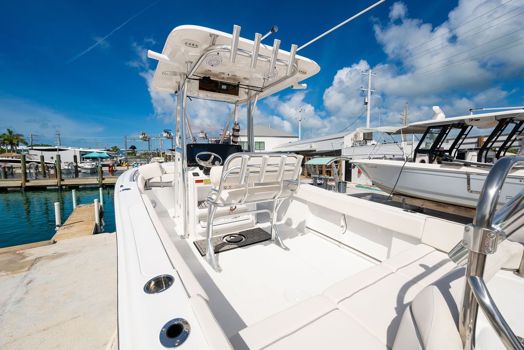 2023 Sea Hunt Ultra 234 - 12