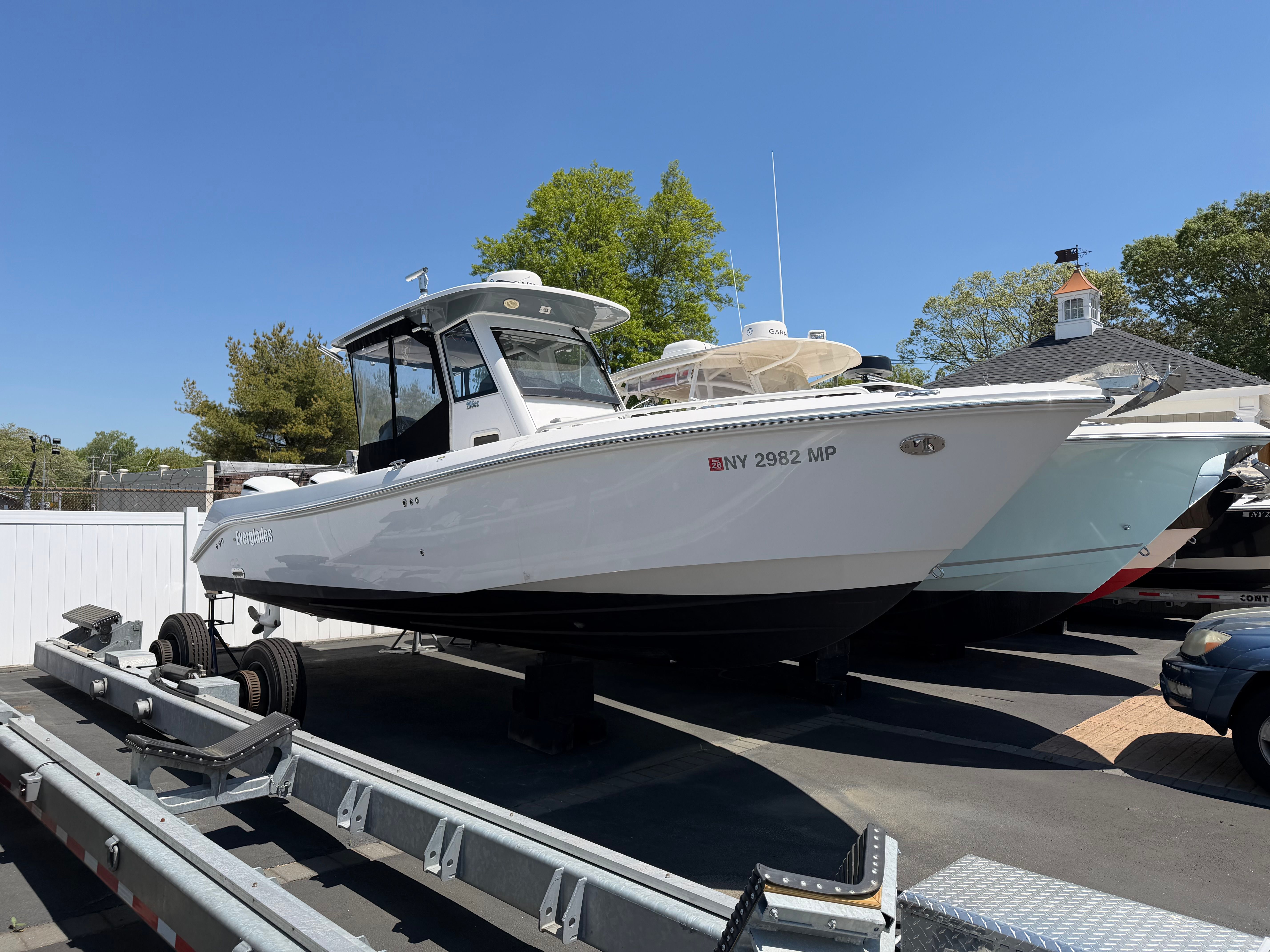 2019 Everglades 295 Center Console