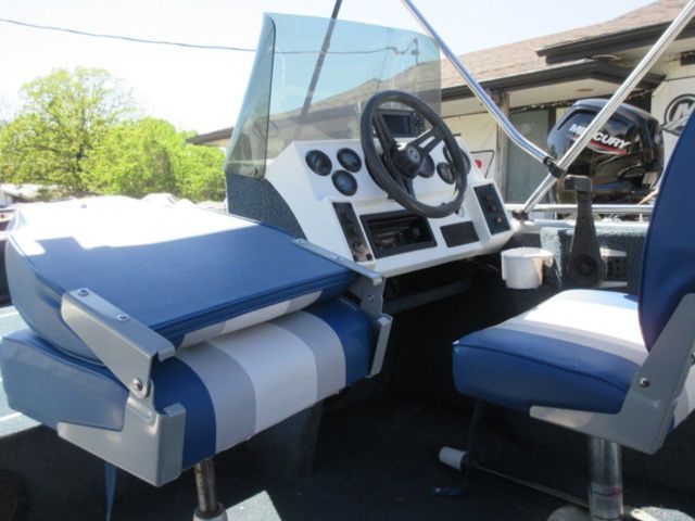 1993 Lowe 1620 Aluminum Deep V / 1992 Johnson 70 Hp Outboard - 18