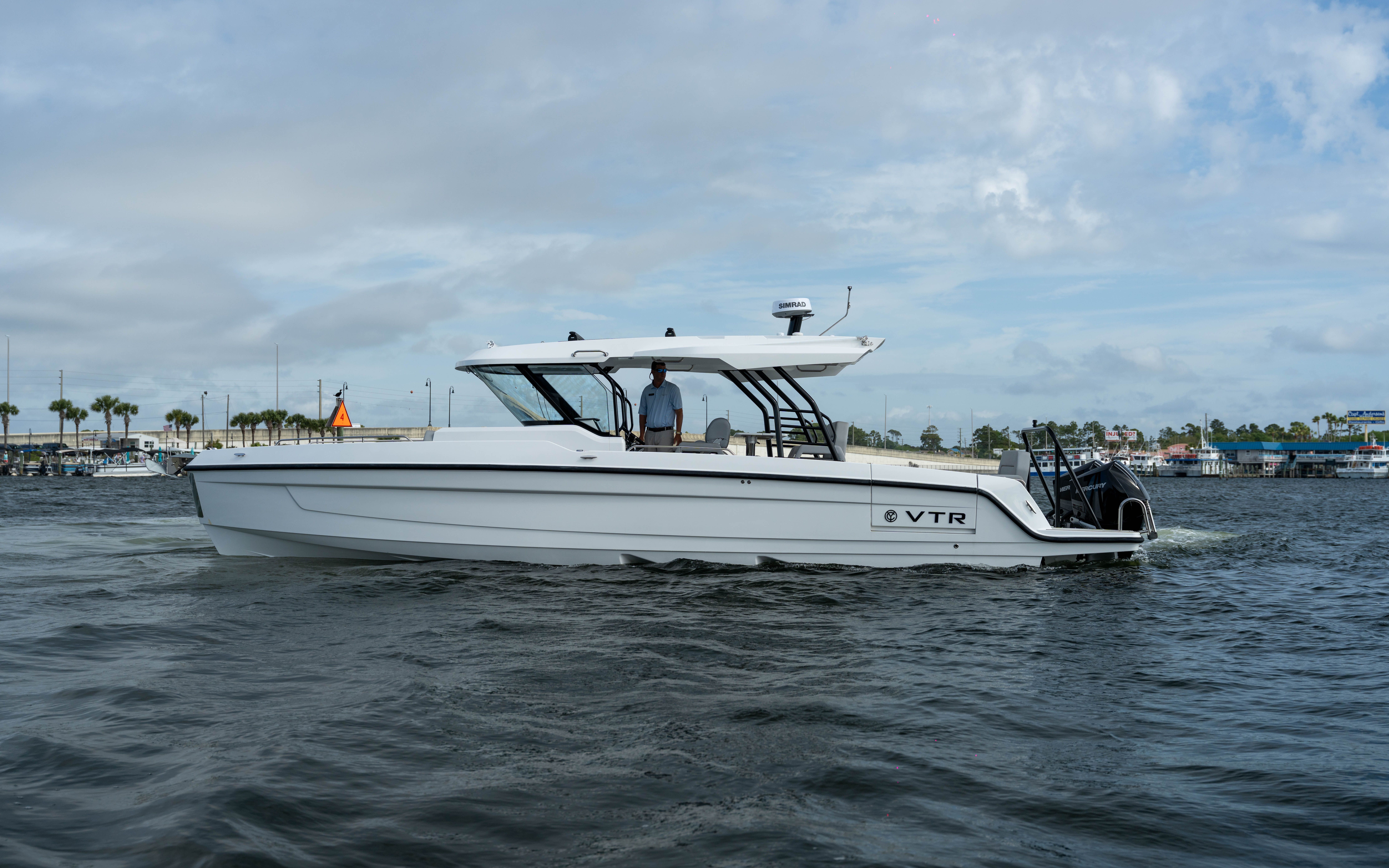 2026 Cruisers Yachts 38 VTR